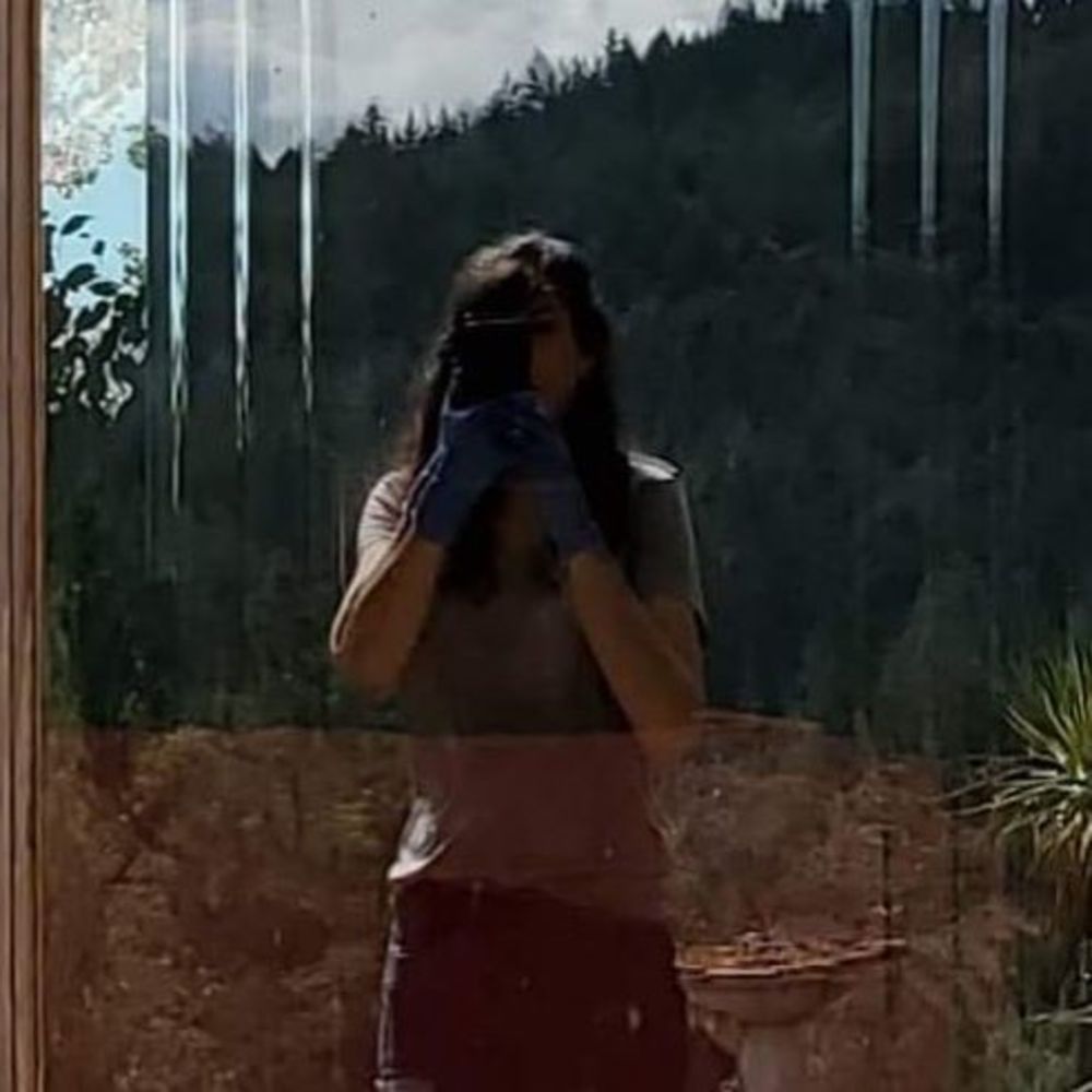 Meet your Posher, Mona